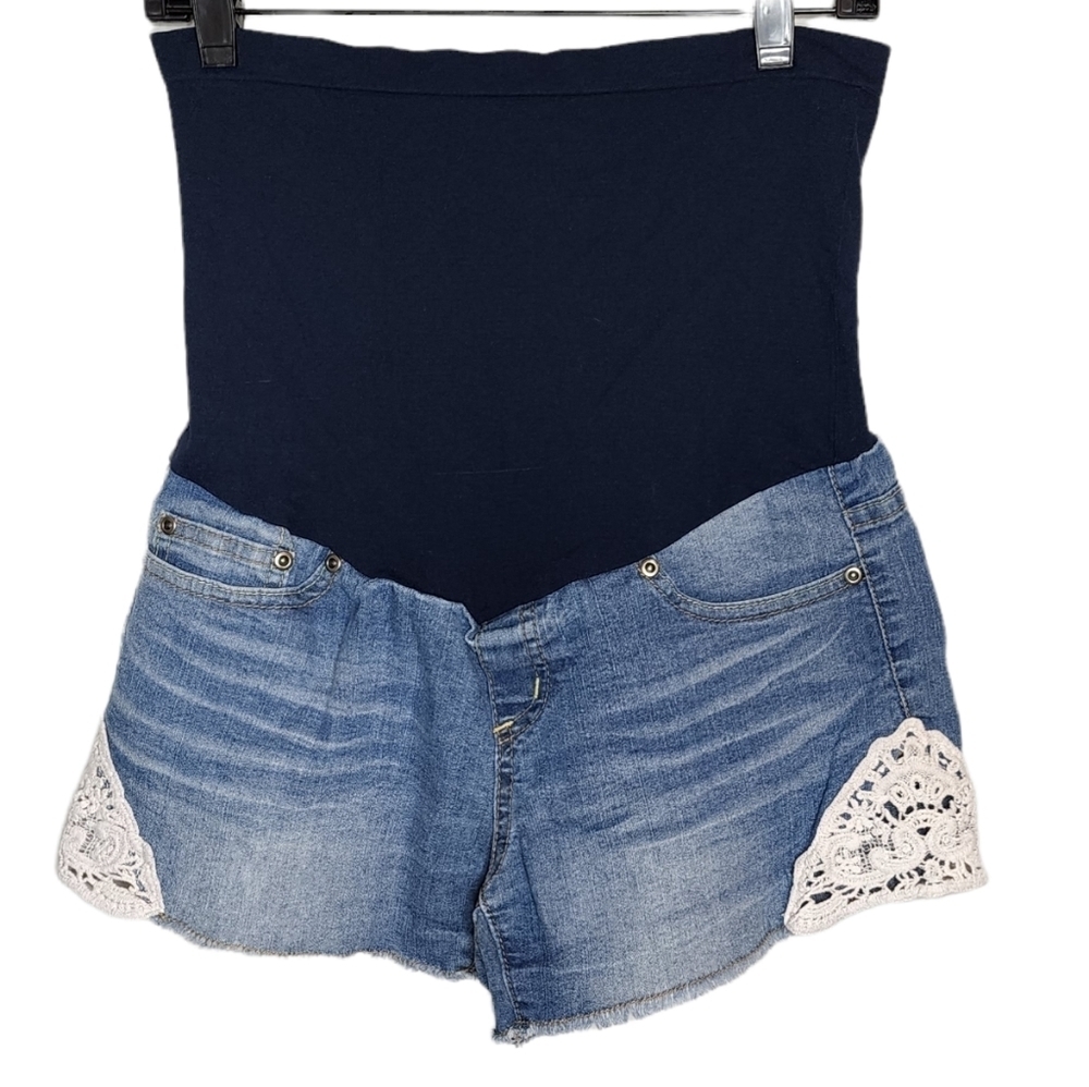 Planet Motherhood Maternity Jean shorts.‎ Crochet detail.  Size medium